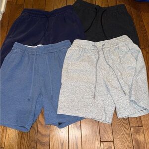 Bundle!! Men’s lululemon textured shorts size small
